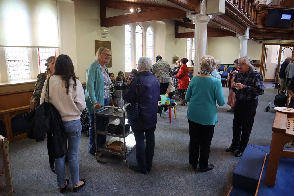 surbiton-hill-methodist-church-group-chatting
